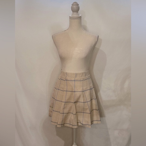 2 piece skirt and top set - Picture 3 of 7